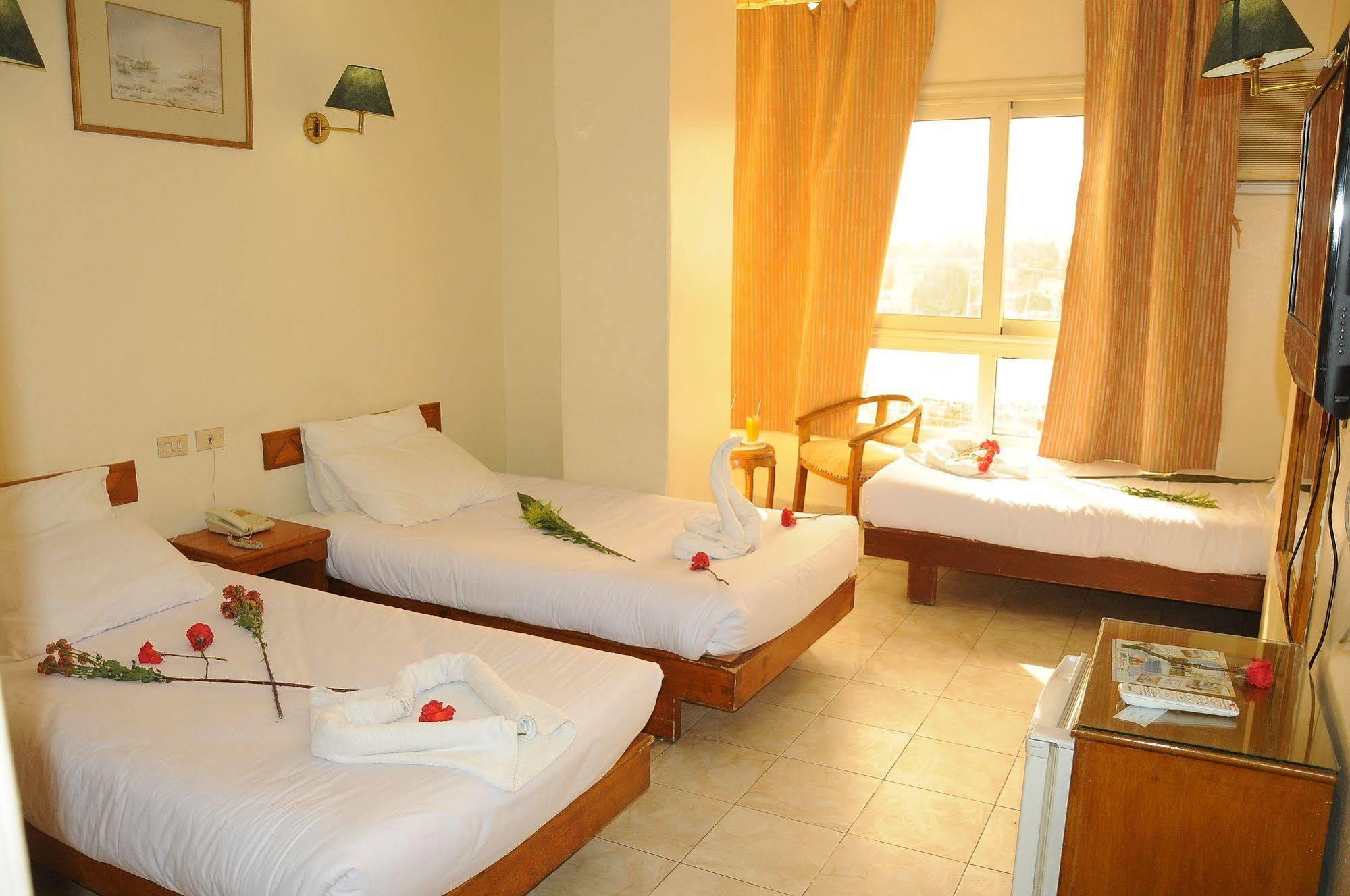 Nile Hotel Assuan Exterior foto